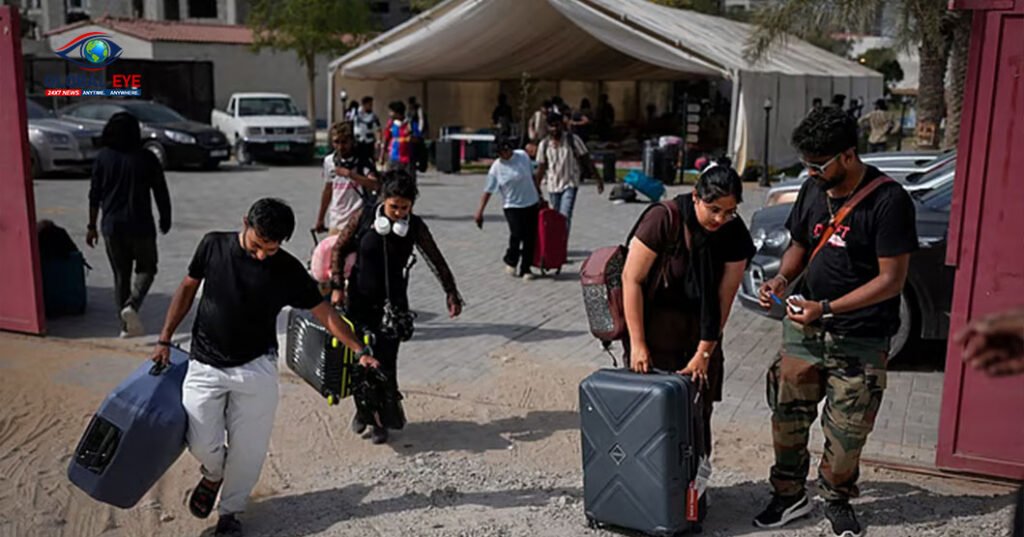 வளைகுடா போர்ப்பதற்றம்: 52,000 இந்தியர்கள் தாயகம் வருகை! வெளியுறவுத்துறை அமைச்சகத்தின் அதிரடி மீட்பு நடவடிக்கை!