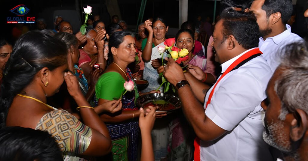 பெருந்துறை கிராமங்களில் அதிமுக வேட்பாளர் தீவிர பிரச்சாரம்எஸ்.ஜெயகுமார் 22க்கும் மேற்பட்ட பகுதிகளில் வாக்கு சேகரிப்பு