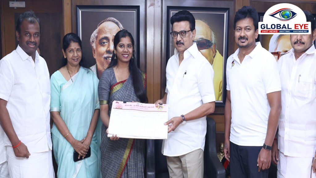 காங்கிரஸ் கட்சியில் இருந்து அதிரடி விலகல்: திமுக-வில் இணைந்தார் மாநில நிர்வாகி ஸ்ரீநிதி!