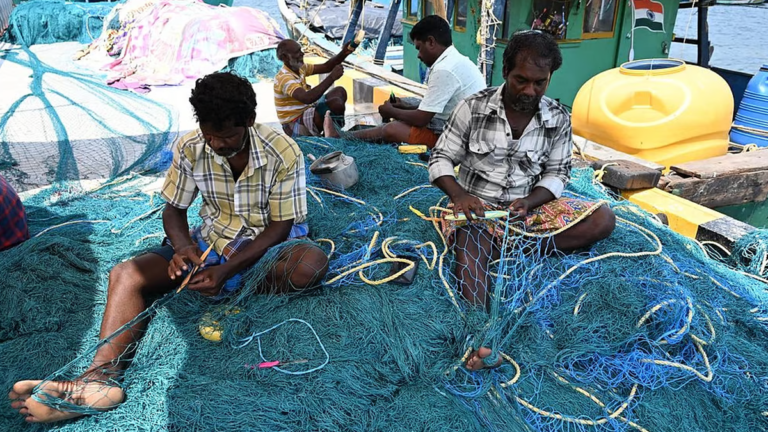 61 நாள் தடைக்காலம் நாளை நிறைவு: உற்சாகத்துடன் கடலுக்குச் செல்ல தயாராகும் மீனவர்கள்