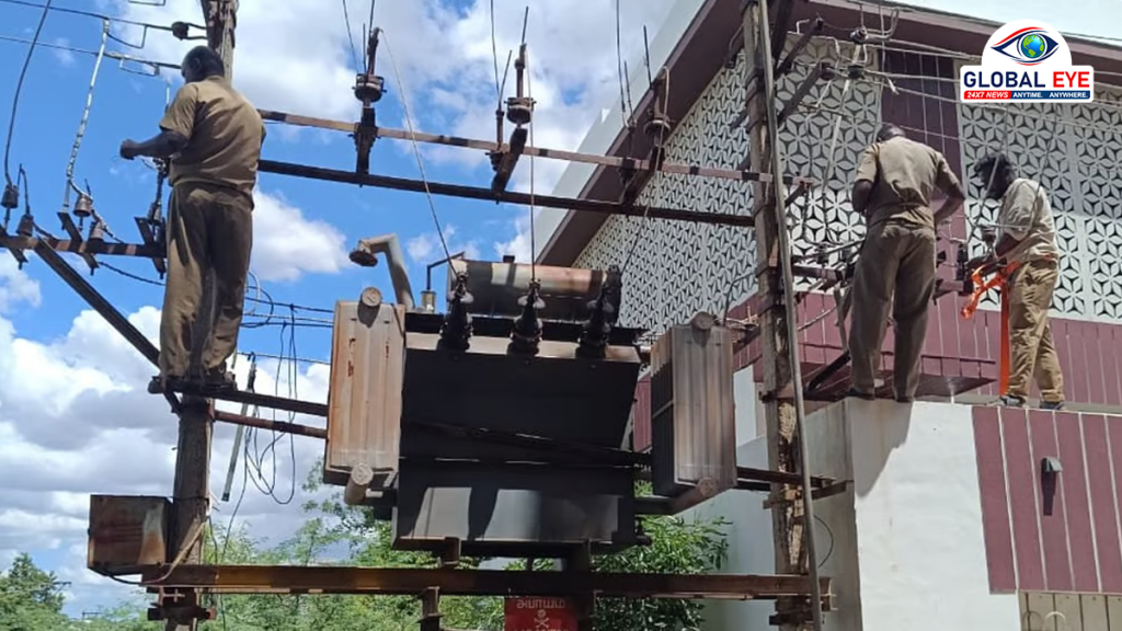 நீலகிரியில் தொடரும் அறிவிக்கப்படாத மின்தடை: குளிரையும் பொருட்படுத்தாமல் பொதுமக்கள் அவதி!