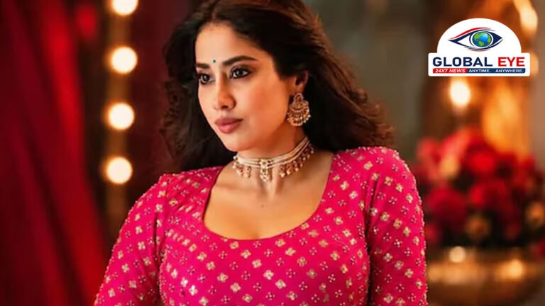 ‘தேவரா’ டூ ‘பெத்தி’: தென்னிந்தியாவில் மார்க்கெட்டை பிடித்த ஜான்வி கபூர்! சம்பளத்தை அதிரடியாக உயர்த்திய ஸ்ரீதேவி மகள்!