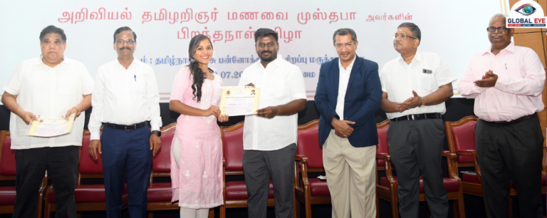 அறிவியல் தமிழ் வினாடி வினாப் போட்டிகளில் வென்ற கல்லூரி மாணவர்களுக்குப் பரிசுகள்! அமைச்சர் ராஜ்மோகன் மாணவர்களைப் பாராட்டிப் பெருமிதம்!