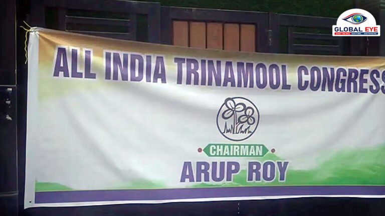 திரிணாமுல் காங்கிரஸ் தலைமை அலுவலகத்தைக் கைப்பற்றிய அதிருப்தி குழு: மம்தா பானர்ஜிக்கு நெருக்கடி!