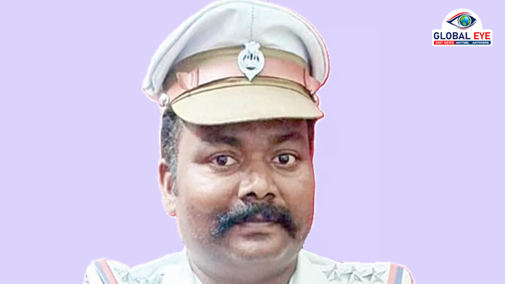 சென்னை வேளச்சேரியில் பரபரப்பு: கணவருடன் நடந்து சென்ற பெண்ணிடம் பாலியல் சீண்டல் – போக்குவரத்து காவல் ஆய்வாளர் கைது!