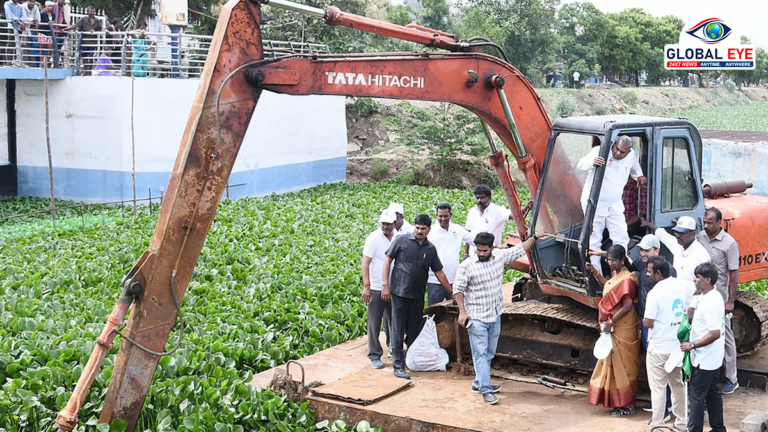 பருவமழை முன்னெச்சரிக்கை: வேளச்சேரி மற்றும் நாராயணபுரம் ஏரிகளில் தூர்வாரும் பணி தீவிரமாகத் தொடக்கம்!