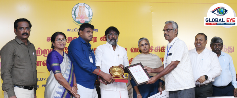 கூட்டுறவுத் துறையில் புதிய மாநில அளவிலான விழாவில் சிறந்த சங்கங்களுக்கு அமைச்சர் வ. காந்திராஜ் பரிசு மற்றும் கேடயம் வழங்கல்!