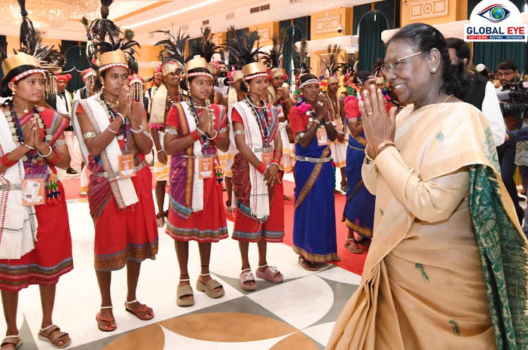 குடியரசுத் தலைவர் திரௌபதி முர்முவைச் சந்தித்த பாஸ்தர் பகுதிப் பிரதிநிதிகள்!
