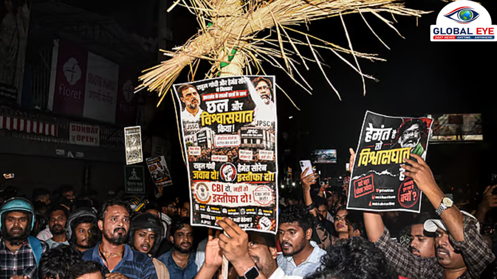 ஜார்க்கண்ட் போராட்டம்: முதல்வர் ஹேமந்த் சோரன் உருவ பொம்மை எரிக்க முயன்றதால் பெரும் பரபரப்பு!