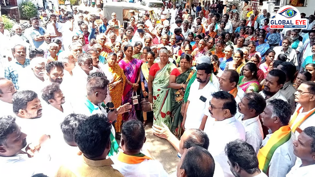 மேகமலையில் இருந்து வனகிராம மக்களை வெளியேற்றும் நடவடிக்கையை கண்டித்து ஆர்ப்பாட்டம்