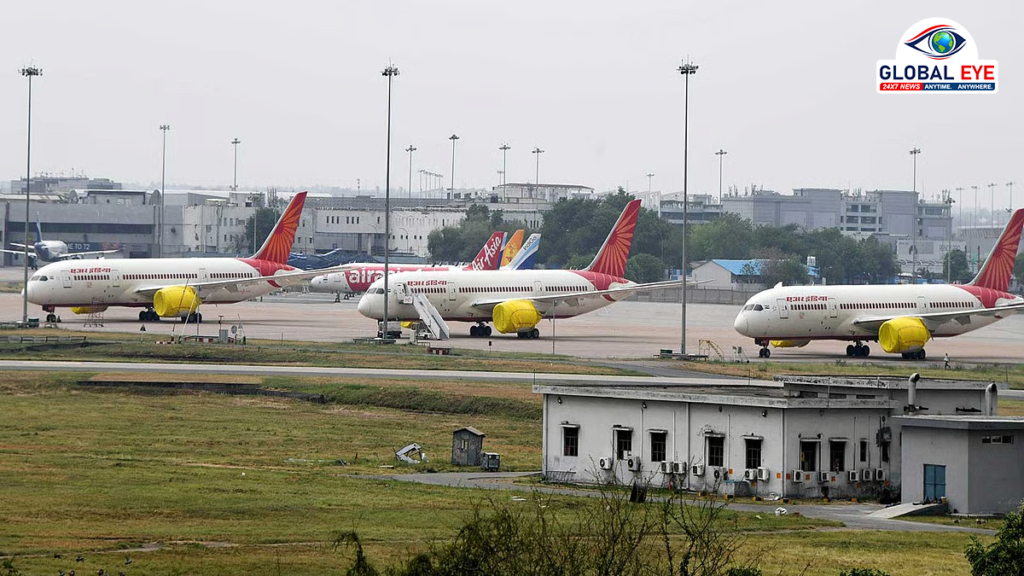 நடுவானில் திகில் சம்பவம்! சட்டென 300 அடி சரிந்த Air India விமானம்! தூக்கி வீசப்பட்ட பயணிகள்!