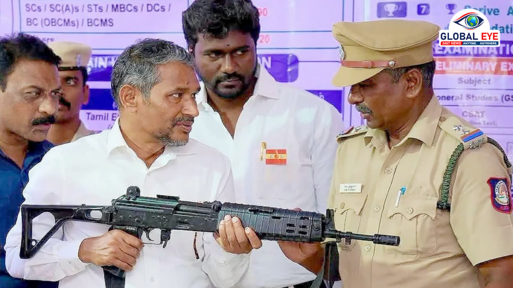 அமைச்சர் ரில்ஸ்காகத் துப்பாக்கியைக் கொடுத்த காவல் அதிகாரிக்கு காத்திருப்புப் பட்டியல் தண்டனை – விதிகள் சொல்வது என்ன?