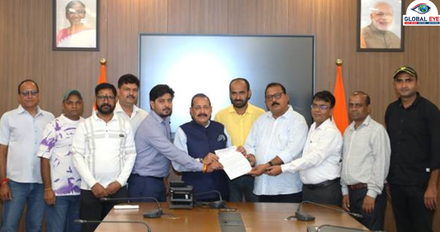 மத்திய அமைச்சர் டாக்டர் ஜித்தேந்திர சிங்குடன் ஆயுதப் படை தலைமையகக் குழுவினர் சந்திப்பு! பணி உயர்வு மற்றும் நிலுவைக் கோரிக்கைகள் குறித்து ஆலோசனை!