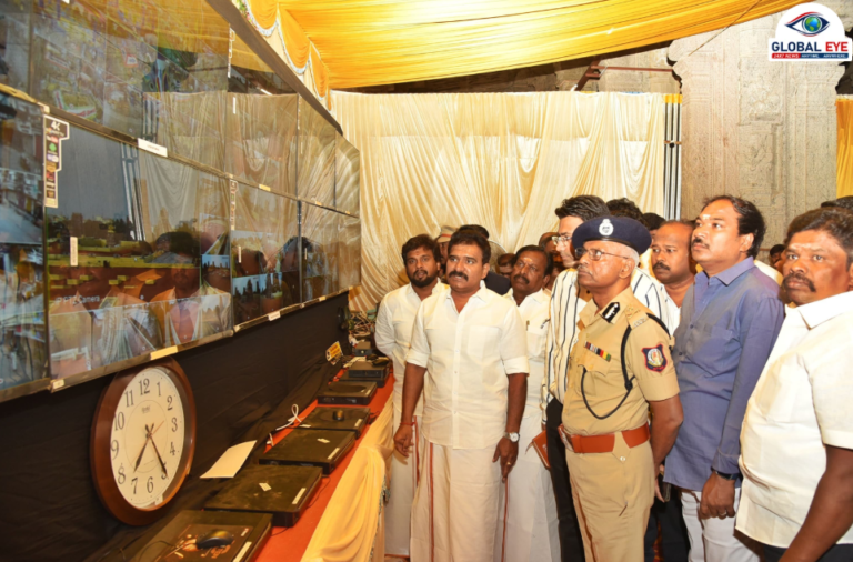 மதுரை மீனாட்சி அம்மன் கோயில் திருக்குட நன்னீராட்டு பெருவிழா: புதுமண்டபக் கட்டுப்பாட்டு மையத்தில் அமைச்சர் சி.டி.ஆர். நிர்மல் குமார் நேரில் ஆய்வு!