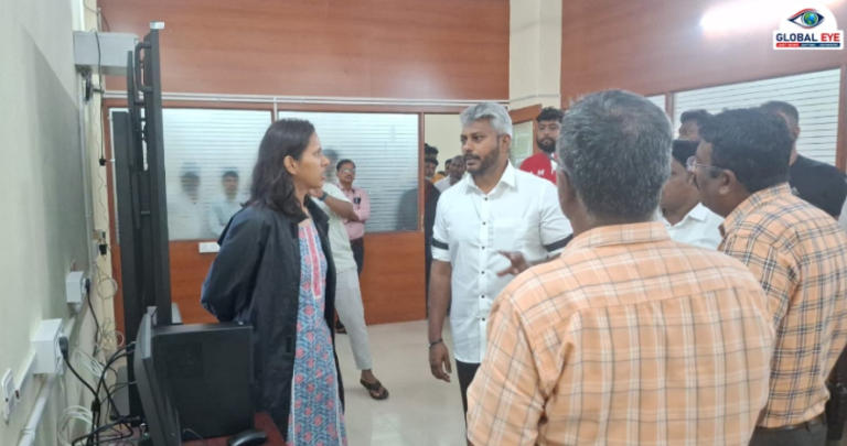 மழைக்காலக் கட்டுப்பாட்டு மையத்தில் நேரில் ஆய்வு! – தண்டையார்பேட்டை மண்டல அலுவலகத்தில் முழுக் கண்காணிப்பில் ஈடுபட்ட நிதித்துறை அமைச்சர் திரு. நெ. மரிய வில்சன்!