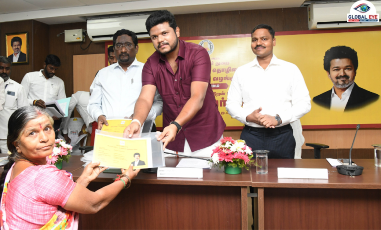 அமைப்புசாரா தொழிலாளர்களின் தோள் நிற்கும் அரசு! சென்னை தொழிலாளர் ஆணையரகத்தில் ரூ.42.21 லட்சம் மதிப்பிலான நலத்திட்ட உதவிகள்!